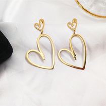 Heart-shaped exaggerated large earring temperament with long and hollowed-out earbuds titanium steel earrings 2020 new without falling out of color