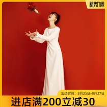 Retro satin wedding dress female 2020 new summer bride goes out to welcome long-sleeved wedding dress simple and lightweight