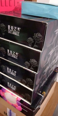 物流挺快的，还送了一个化妆包，已经买了好几件了，挺好的，趁双十二打折，赶紧再入手几件