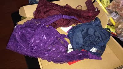 很薄，大小合适，质量不错的，颜色非常漂亮