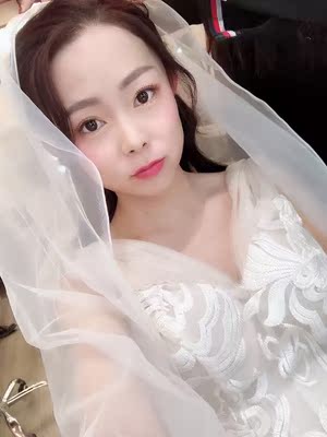 我是买来拍婚纱照用的，材质柔软舒适，贴合性强，客服推荐的款式和 号码很合适，穿着不会下滑，聚拢效果很好。对比很多家，这 家最实惠，物美价廉