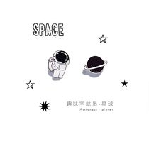 Astronaut earrings 2021 New Tide compact exquisite Net red summer season hipster free picking ear hole earrings