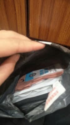 我买的是蝴蝶结的,感觉浅蓝色有点色差,不知道是不是我眼睛看错了😂😂之前是买一套的,感觉这款内裤穿着不错,就再来买了两条,好喜欢 我买的是蝴蝶结的,感觉浅蓝色有点色差,不知道是不是我眼睛看错了😂😂之前是买一套的,感觉这款内裤穿着不错,就再来买了两条,好喜欢