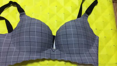 内衣穿起来特别舒服啊,质量也很不错,而且很好看啊,好评 内衣穿起来特别舒服啊,质量也很不错,而且很好看啊,好评