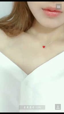 快递简直不要太快，两天不到就收到了，收到后迫不及待的打开试戴，从包装到礼品再到实物都很精致，很喜欢，祝店家生意越来越好红红火火哈