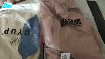 以前总觉得淘宝店铺的衣服质量一般，于是看着好看就买了两件，没想到这家店铺衣服质量很好，做工细致，重新认识了淘宝。