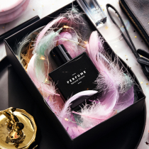 Macaron feather gift box filler diy colorful feather props Valentines Day gift decoration ins wind feather