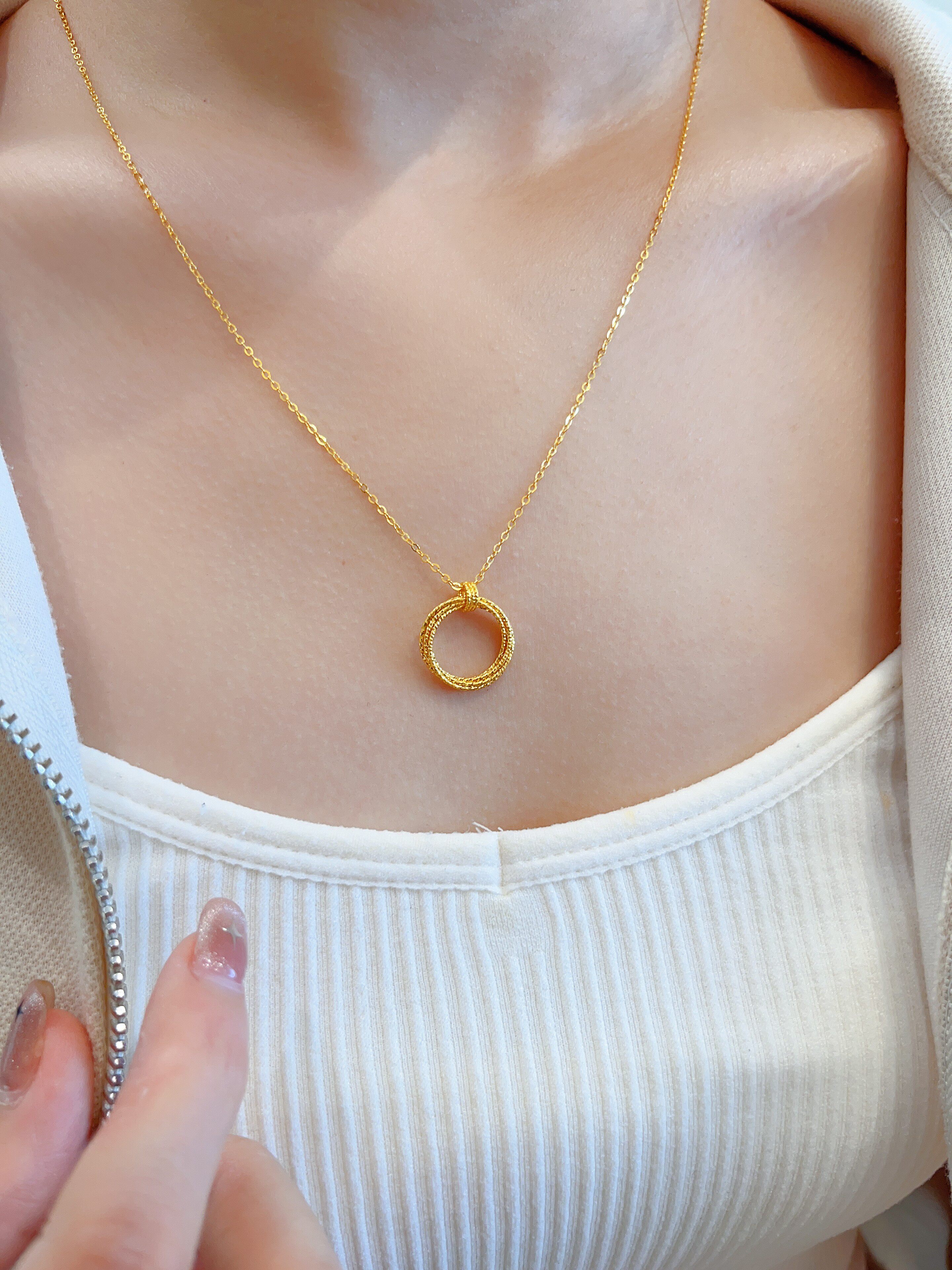 中国黄金足金莫比乌斯环项链女生2025新款纯金套链生日礼物送女友