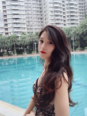 我称这款宝贝为性感小泳衣哦！重点是上身显身材，面料摸起来软软的，上身舒服不扎！本人身高162，体重82，拍m码刚好哈！