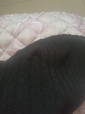 衣服糟糕透了，有图大家自己看吧，说好给好评反现的，想着也不容易就答应了，结果各种理由推脱，早上推中午，中午推晚上，不建议大家购买，没有诚信