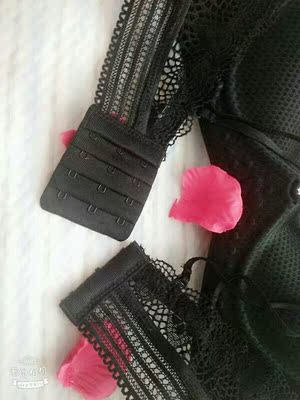 内衣早就收到了,质量不错。颜色与图片一致,试穿了一下,很亲肤。带子是美背,很漂亮喔!聚拢效果杠杠的。 内衣早就收到了,质量不错。颜色与图片一致,试穿了一下,很亲肤。带子是美背,很漂亮喔!聚拢效果杠杠的。