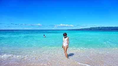 很漂亮的泳衣，朋友都說很適合我，配件牛仔褲就可以上街