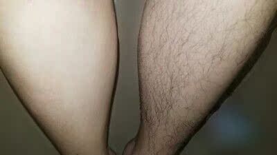 脱毛膏很好很喜欢。产品是正品，包装也好，汗毛脱的很干净不留根。用了有段时间了，腋下的毛发越来越少了。没看到起红疹也没过敏。跟卖家描述的一样。这款朋友推荐的，毛脱的很干净不留根，用完真的很温和，不刺激