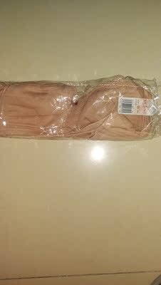 没有钢圈穿着舒服，但是不聚拢没有型