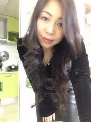 衣服挺好看的，很修身显气质