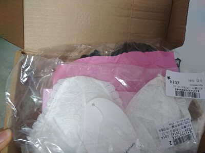 款式是当然还行的，毕竟就是挑款式买的，质量就这个价钱来说就那样吧，但是是这包装和和送到我手上的快递盒，不想说话，因为快递盒和包装给的中评。。。。。。。。。。。。。。。。。。。。。。。。。。。。。。。。。。。。。。。。。。。。。。。。。。。。。。。。。。。。。。。。。。。。。。。。。。。。。。。。。。。。。。。。。。。。。。。。。。。。。。。。。。。。。。。。。。。。。。。。。。。。。。