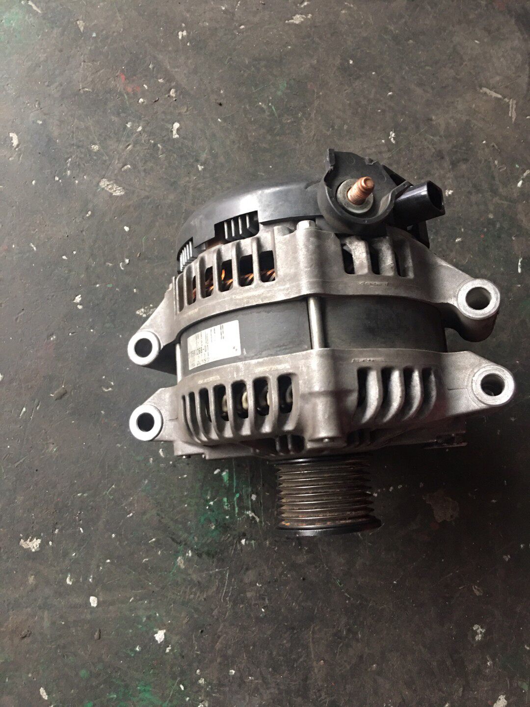 发电机适用宝马5系原厂拆车宝马f02523525535x5x6发电机