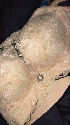 内衣质量挺好的,发货速度很快,没什么色差,也没什么异味 内衣质量挺好的,发货速度很快,没什么色差,也没什么异味