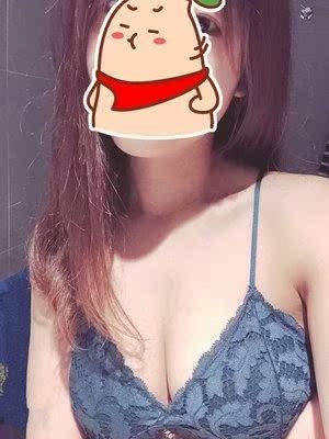 一步步看着自己越来越好,胸越来越坚挺,穿衣服终于可以穿性感的了。 一步步看着自己越来越好,胸越来越坚挺,穿衣服终于可以穿性感的了。