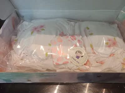 内衣真的是超可爱了，面料滑滑的。挺舒服的(๑&acute;ㅂ`๑)包装贼可爱