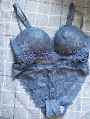 超级显胸 真的好好看 这套要比我想象的好很多，有恩聚拢的效果，正面看上去比较显胸，还有关于许多小仙女关注的问题，副乳，收的比较多，这方面效果挺好的，优秀