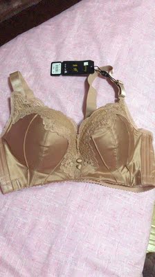 超级无敌好看，才拿到又拍下一套了，比专柜两三百的好看，质量又好，有没有异味