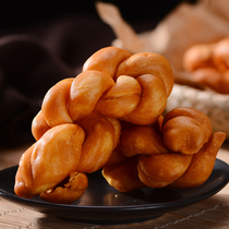 Gansu specialty handmade small twist drill casual braid snack snack crispy traditional breakfast pastry sweet and salty