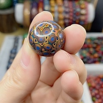 New high-quality goods on large lacquer beads