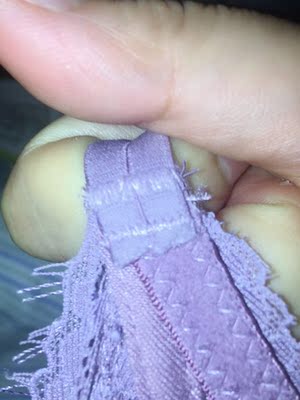 质量太差了,带子这里磨的很疼,聚拢效果超差, 质量太差了,带子这里磨的很疼,聚拢效果超差,