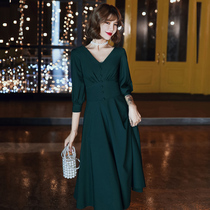 Banquet evening dress female 2021 new noble little man dark green dress medium and long section can usually wear temperament