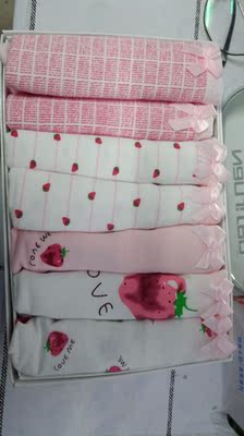 真好看，哈哈哈哈哈哈哈，开心。粉粉的，啦啦啦啦啦啦啦啦啦，喜欢草莓的东西。还赠了一条纯色的，不错，价格也可以，不知道是不是正品，但还是可以的，弹性适中，喜欢喜欢，小仙女的，啦啦啦啦啦啦啦啦啦啦啦啦啦啦啦啦啦啦啦啦啦啦啦啦啦啦啦