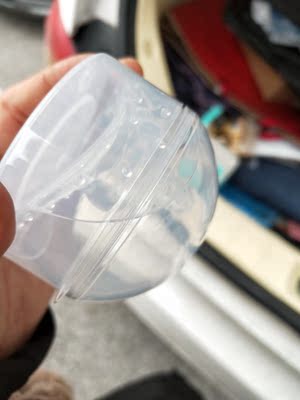 老实说，这个我第一反应是贵，但是宝宝吸惯了奶瓶现在一直不吃奶.导致我现在奶慢慢都在回了，想了各种办法补气血下奶什么的都没用。偶然想起来买个乳贴试试。没想到今天收到货我消毒给宝宝试了下，真的开始吸了。强烈推荐！