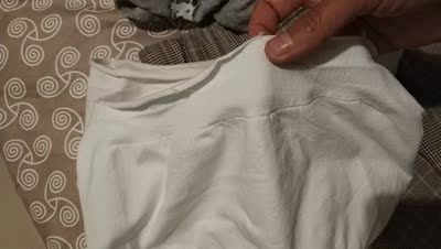 第二次购买，出现了同样问题，见图，这次找了售后，因为已经洗了，不能退货，退了6元，如实评价，大家自己看着买还是不买吧，我反正是不会再来了！