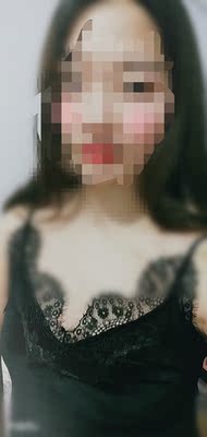 非常喜欢，有点小性感，料子很舒服