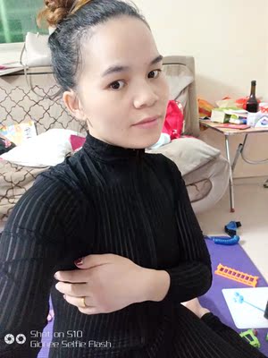 衣服收到了，面料很舒服，就是拉链太大太硬了，若是吧拉链改良成软软的那些，那就更完美了，喜欢跳舞的我拿来练基本功！不错