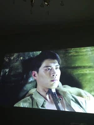 体验客厅用乐佳达YG520投影仪怎么样，到底好不好用，清晰度如何