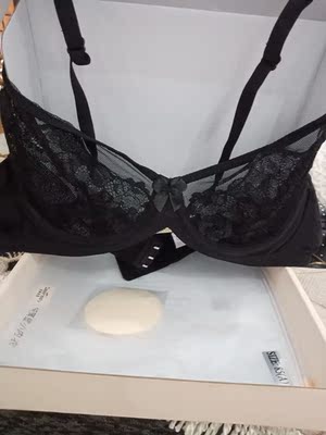 挺好的，质量很好，包装也很不错，一看就很高大尚的哦！值得购买的哈！大胸必备