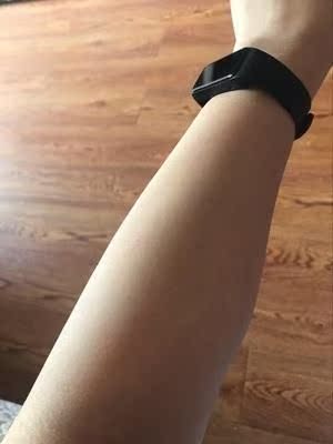 效果真的是太超乎我的想象了原本还以为只有脱毛脱个很干净也没有抱太大希望可以绝毛，但是现在我觉得绝毛真的不是只有去医院激光才可以这款脱毛膏也是可以的只要坚持用真的能够到达绝毛的，现在我的腿毛就已经在脱毛膏跟修护乳，的搭配下慢慢开始减少了而且毛发也是越来越细，有些地方的腿毛基本都已经不在生长的了，谢谢店家卖这么好的东西