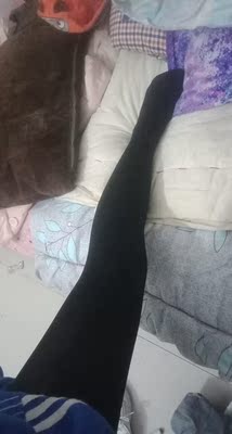 这个的质感真的炒鸡棒！！！特别贴肤！！！也足够长！真的特别舒服呢！˶⚈Ɛ⚈˵大大的好评，穿过最贴肤的丝袜！！