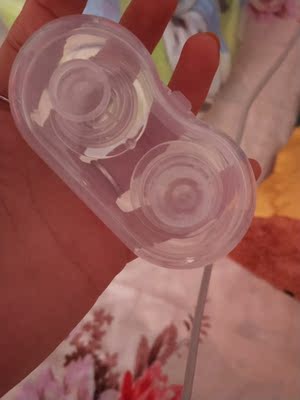 刚收到就试了一下，贴付力很强，乳头有一半凹陷，一直很困扰去做检查又不好意思，这个确实效果挺好，刚用的时候会有点疼，戴一会就好了，就是不知道，戴久的话吸附力怎么样，用了以后再来追加