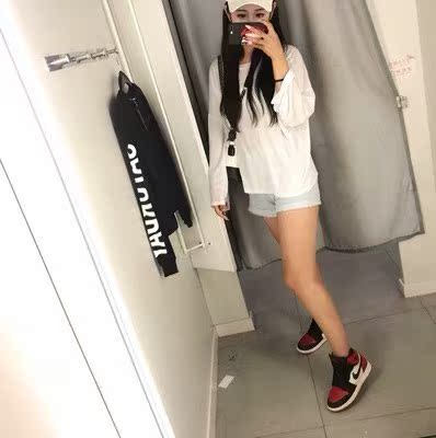 我跟鞋都好看哦，嘻嘻。给卖家一个肯定，果断五星好评。