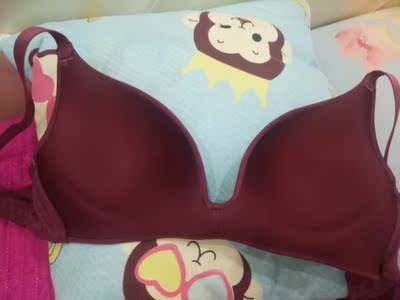 聚拢效果好，穿着也挺舒服的，这个颜色比较显白，尺码正好，很不错，物流也很快，很满意