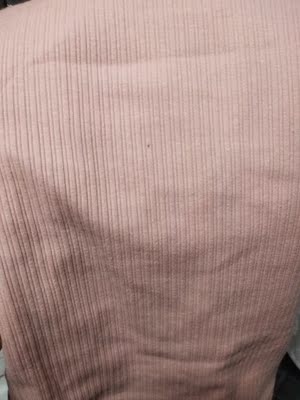 里面的绒非常舒服，很喜欢这种的，就是有的地方有线头，不过不影响。