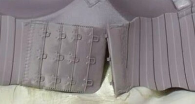 非常非常舒服，不勒，收到直接放洗衣机洗了一次才来评价的，洗完也不会变形。摸着也舒服，款式还是可以的，关键是薄杯，薄杯，薄杯，还是三排扣，以前买的薄杯总是两排扣，不聚拢也不好穿，这款简直没得说，准备再下手两件。