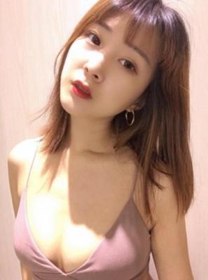 坚持使用了一段时间，以前穿衣服现在穿上去都有点紧了，胸部明显增大很多，哈哈，很开心，有进步，去内衣店我终于不用再穿最小的内衣了，产品效果真的很给力