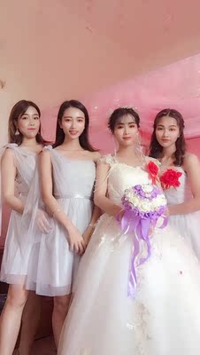 婚纱背全露的，所以买了这个，贴好了之后再拉线超级聚拢，我是小A穿了之后好有料，就是穿完这一次后不知道怎么保存，不经常用，一场婚礼过后婚纱小礼服全部闲置了。有喜欢的私聊。