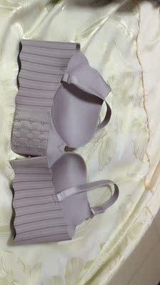 第二次在这家店里买内衣了，去年夏天买的薄款的，这次又来买了两件，价格划算颜值高，喜欢了可以下单了。