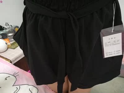 版型可以，料子也行，冬天穿夏天穿都可以，而且穿着比较显瘦，是宽松款的