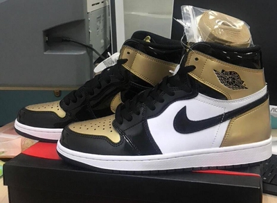 终于收割了帅气的aj one，为数不多我喜欢的颜色，还是很ok的