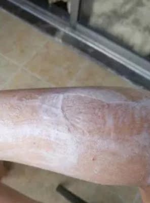 贝包装细致，无痛脱毛脱的也很干净，实惠有效便捷，味道也没有刺激性很好，用了脱毛膏后涂抹修护乳皮肤光滑细腻的很喜欢，用了脱毛膏后皮肤光滑细腻的很喜欢，比之前买的脱毛膏好用多了，喜欢的朋友赶紧下手吧。